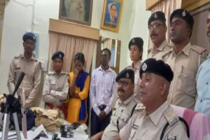 महिला दारोगा, पुरुष चौकीदार और फर्जी थाना, खुलासा होने पर पुलिस भी दंग