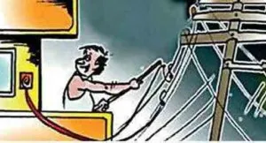 काशीपुर: सरकारी खंभे व तार से खींच डाली तीन किमी लाइन