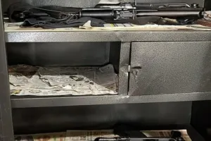 अवैध खनन मामला: झारखंड में ED की छापेमारी, सीएम हेमंत सोरेन के सहयोगी के घर से AK47 बरामद