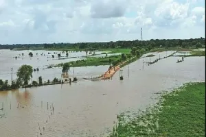 चंबल का जलस्तर बढ़ने से अनेक गांवों के लोग बाढ़ में फंसे, सेना का हेलीकॉटर से रेस्क्यू जारी