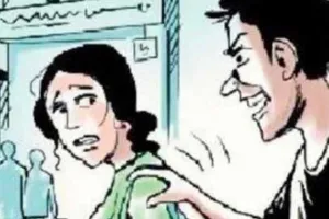 बरेली: विद्युत विभाग के दो जेई पर महिला से छेड़छाड़ का आरोप, कोर्ट में अर्जी