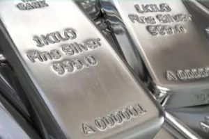 म्यूचुअल फंड कंपनियों में सिल्वर ईटीएफ लाने की होड़, 1,400 करोड़ रुपये की संपत्तियां जुटाईं