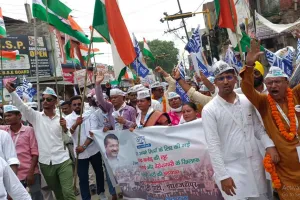 बरेली: महंगाई और बेरोजगारी पर AAP का हल्ला बोल, कार्यकर्ताओं ने निकाली पदयात्रा