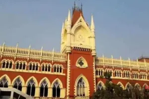 ममता के रिश्तेदारों की बढ़ती संपत्ति की जांच के लिए जनहित याचिका दायर