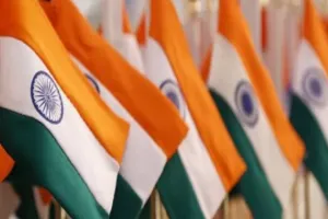 बरेली: तिरंगा बनवाकर जश्न मना लिया, 46 लाख का भुगतान देने पर मुंह फेरा