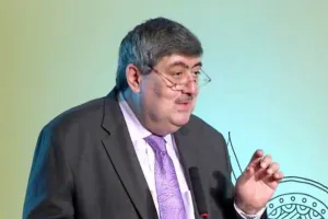 शीर्ष अदालत के न्यायाधीश ने अपने फोन पर व्हाट्सऐप संदेशों के मिलने पर जताई नाराजगी