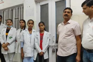 पीलीभीत: अस्पतालों में दो घंटे तक काम से दूर रहे फार्मासिस्ट