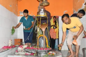 बरेली: नाग पंचमी आज, नाथ नगरी में लोगों ने की नाग देवता की पूजा, देखें तस्वीरें