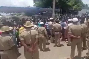 मुस्लिम लड़की से मिलने पहुंचा हिंदू प्रेमी, जमकर बवाल, दो की मौत, धारा 144 लागू