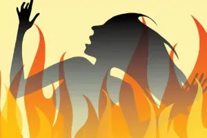 बरेली: पत्नी पर केरोसिन डालकर लगाई आग, हालत गंभीर, FIR