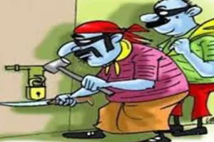 बरेली: घर में चोरों ने बोला धावा, नकदी, जेवर समेत बच्चे की गुल्लक भी उड़ा ले गए