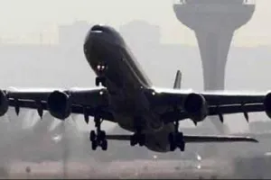 प्रेमी जोड़े के ‘मोबाइल चैट’ ने विमान की रफ्तार पर लगाया छह घंटे ब्रेक, जानें पूरा मामला