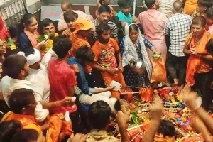 लखीमपुर: नागपंचमी पर लोगों ने की नाग देवता की पूजा, मांगी मन्नत