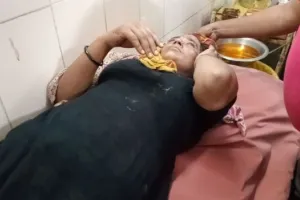 टीन सेड गिरने से महिला गंभीर रूप से घायल, जिला अस्पताल में भर्ती