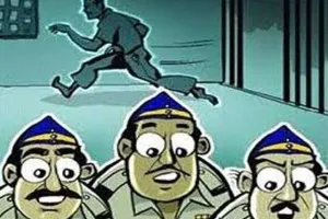 बरेली: कचहरी से भागकर कैदी पहुंचा भोलेनाथ की शरण में, कहा- भगवान को जल चढ़ाकर गुनाहों की माफी मांगने गया था