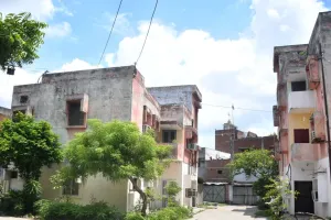 बरेली: कब्जेदार बने सिरदर्द, 58 सेवानिवृत्त कर्मचारियों का सरकारी आवासों पर कब्जा