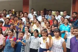 बरेली: रायफल क्लब में डिस्ट्रिक्ट शूटिंग कंपटीशन का हुआ समापन, मेडल पाकर विजेताओं के खिले चेहरे