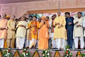 मथुरा: यहां एसी बिल्डिंग में मिलेगा निशुल्क भोजन, मुख्यमंत्री ने किया लोकार्पण