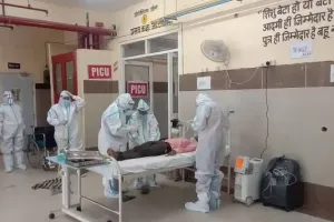 पीलीभीत: चिकित्सक ने चलाया वेंटिलेटर… और हो गया रिहर्सल, जानें पूरा मामला