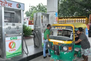 बरेली: सीएनजी गैस के रेट बढ़ने से वाहन चालक धंधा छोड़ने को मजबूर