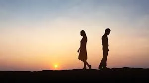 ब्रेकअप के बाद भूलकर भी अपने एक्स से शेयर न करें ये 5 बातें, पछताना पड़ेगा