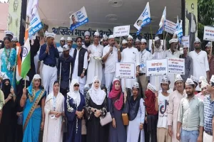 मुरादाबाद : महंगाई के खिलाफ नहीं निकल पाई आम आदमी पार्टी की पदयात्रा, नोकझोंक