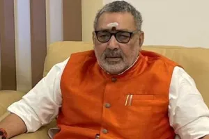 स्लीपर सेल पर भाजपा के रुख से नीतीश असहज: गिरिराज