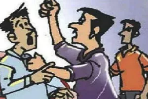 बरेली: फतेहगंज पूर्वी में झंडा लगाने को लेकर हुआ विवाद, मौके पर पहुंची पुलिस