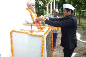 अधिकारी, कर्मचारी अपनी जिम्मेदारियों का ईमानदारी से पालन करें: अविनाश कुमार