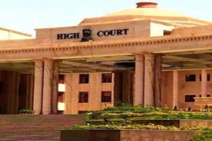 लखनऊ : अरेस्ट स्टे के बावजूद अभियुक्तों को उठाना पुलिस को पड़ा भारी, जानिये क्या है पूरा मामला