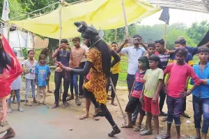 रायबरेली : श्रीकृष्ण भगवान की शोभायात्रा का पुष्पवर्षा से हुआ स्वागत, आकर्षण बनी मनमोहक झांकियां