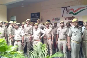 कन्नौज: छावनी बना तहसील परिसर, वकीलों ने किया एसडीएम के खिलाफ प्रदर्शन