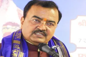 सड़क के साथ ड्रेनेज भी बनाएं, पराग डेयरी चलेगी: केशव मौर्य