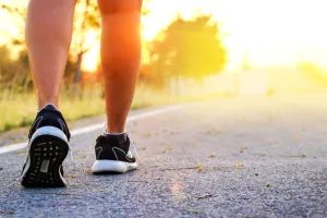 बढ़ती उम्र का स्किन पर नहीं दिखेगा असर, लाइफस्टाइल में करें ये बदलाव