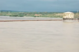 चंबल का जलस्तर बढ़ने से राजघाट का पुराना पुल डूबा