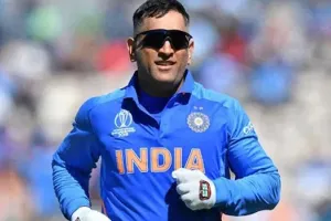 ‘मैं पल दो पल का शायर हूं…’, जब एमएस धोनी के एक फैसले से चौंक गए थे क्रिकेट फैंस