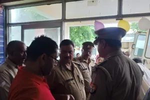 सुल्तानपुर : दिनदहाड़े बैंक फ्रेंचाइजी को मारी गोली, लूटे 70 हजार रुपये, वारदात से पुलिस पर उठ रहे सवाल