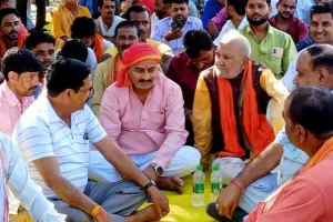 बाराबंकी : तिरंगा रैली के दौरान लगे थे हिंदुस्तान मुर्दाबाद के नारे, पूर्व विधायक के धरना देने पर मिला कार्रवाई का आश्वासन