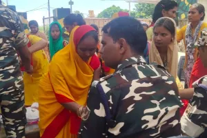 बहराइच : बहनों ने एसएसबी जवानों की सूनी कलाइयों को राखी से सजाया