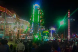 हल्द्वानी: नुमाइश में जूतमपैजार, शोहदों के साथ तथाकथित पत्रकार को दौड़ा-दौड़ा कर पीटा