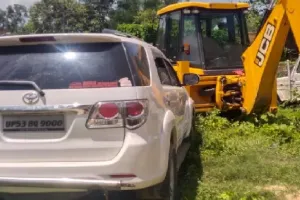 गोरखपुर : माफिया राकेश यादव के भाई पर बड़ी कार्रवाई, लाखों की कीमत के पांच वाहन जब्त