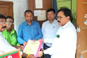 सुल्तानपुर : शिक्षकों ने सीएम योगी को भेजा ज्ञापन, लंबित मांगों को लेकर किया प्रदर्शन