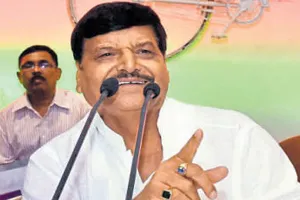 इटावा: शिवपाल ने खत्म कराया सैफई मेडिकल यूनीवसिर्टी के कर्मियों का धरना