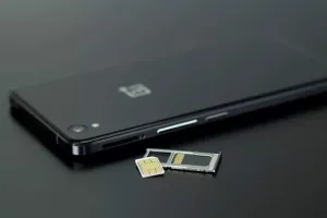 सिम कार्ड को ऐसे लगाने पर हो जाएगा ये नुकसान, जानें सही तरीका और वजह