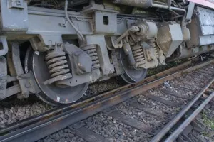 छत्तीसगढ़: कोरबा से इतवारी जा रही शिवनाथ एक्सप्रेस के दो डिब्बे पटरी से उतरे, मची अफरा-तफरी