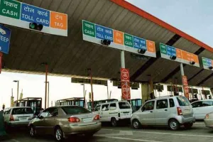 यात्रा के दौरान 12 घंटे में वापसी करने पर कोई टोल नहीं लगेगा ! जानिए इसकी सच्चाई