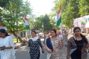 बाराबंकी : तिरंगा रैली निकाल बच्चों ने दिया देशभक्ति का सन्देश