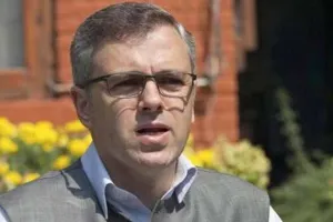 उपराज्यपाल कुछ कहते हैं, पुलिस कुछ अलग करती है: उमर अब्दुल्ला