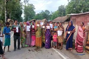 बहराइच: राशन लेने पहुंचा कार्ड धारक तो कोटेदार के पति ने की अभद्रता