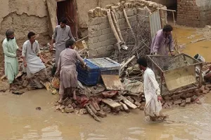 floods in pakistan: पाकिस्तान ने अघोषित आपातकाल से निपटने के लिए मांगी वैश्विक सहायता